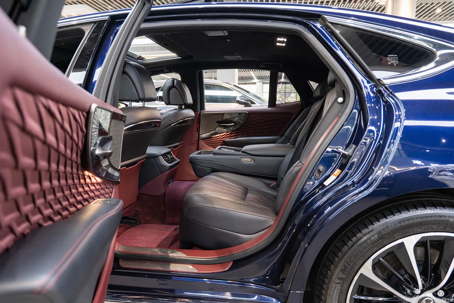 Lexus LS, 2021 10