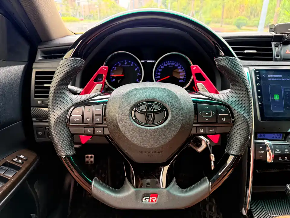 Toyota Reiz