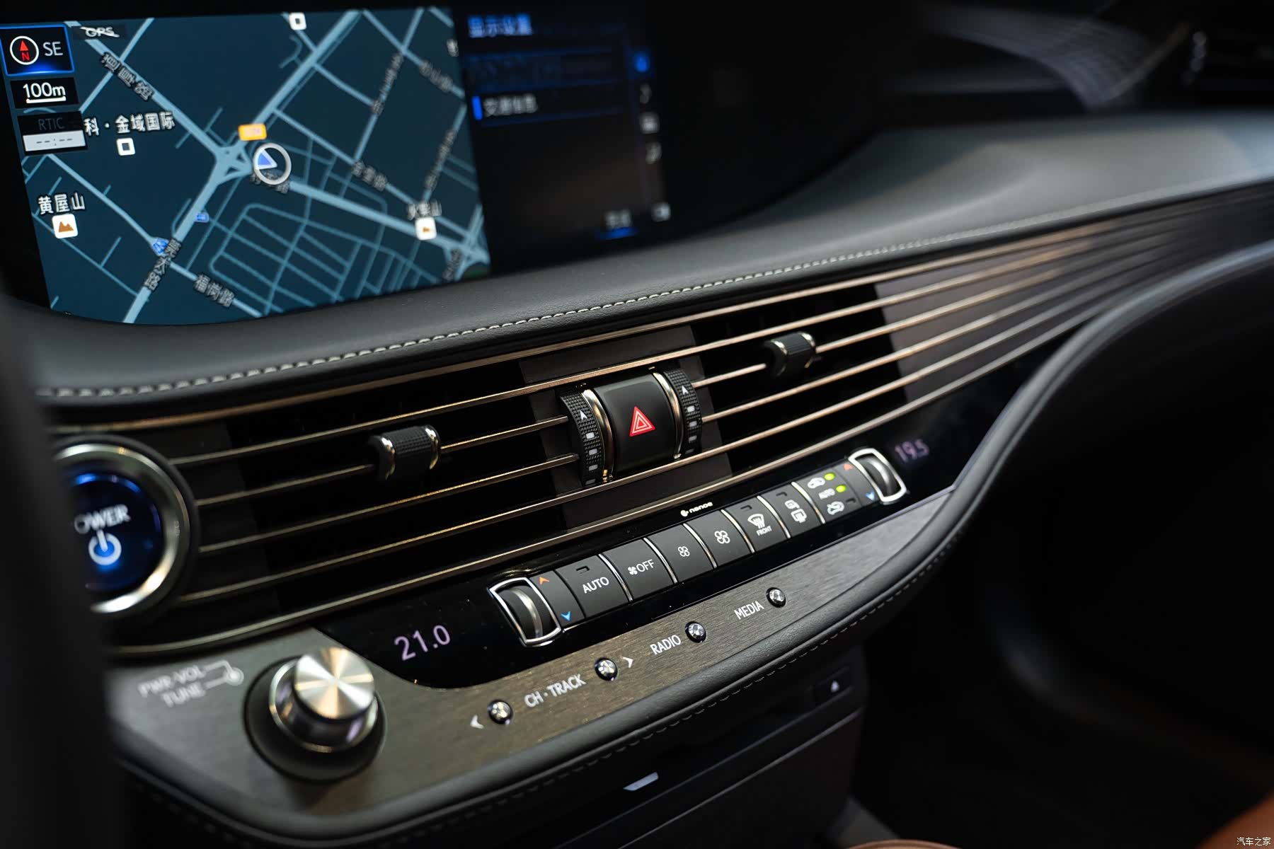 Lexus LS, 2019 17