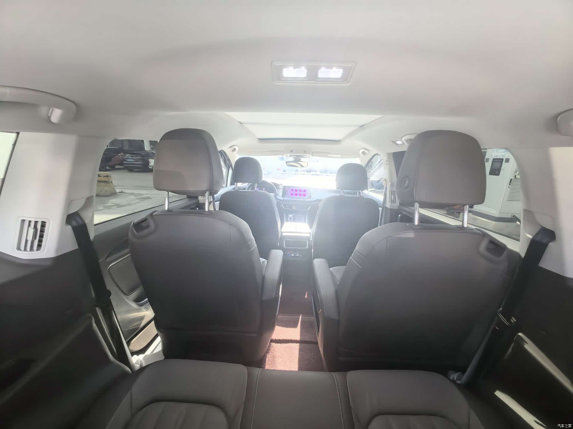 Volkswagen Viloran, 2023 9