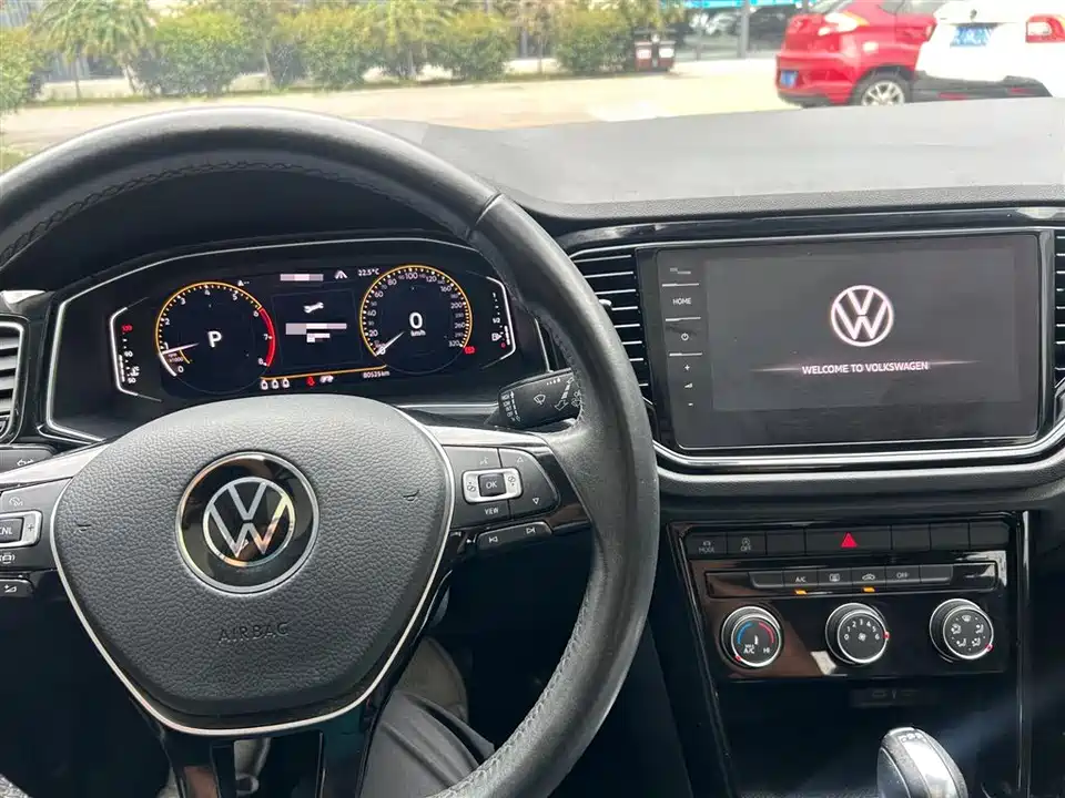 Volkswagen T-ROC exploring Songs