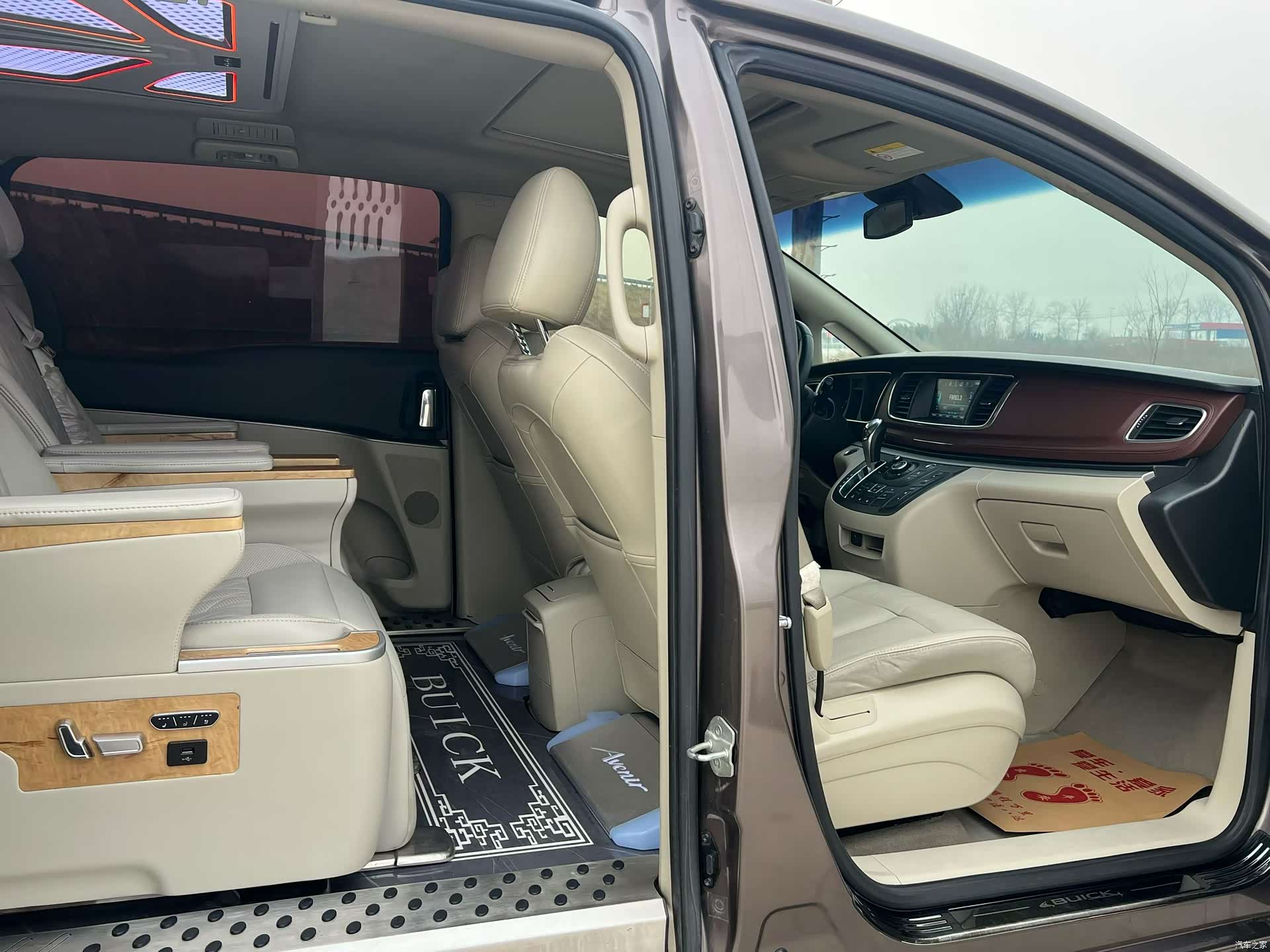 Buick GL8, 2018 7