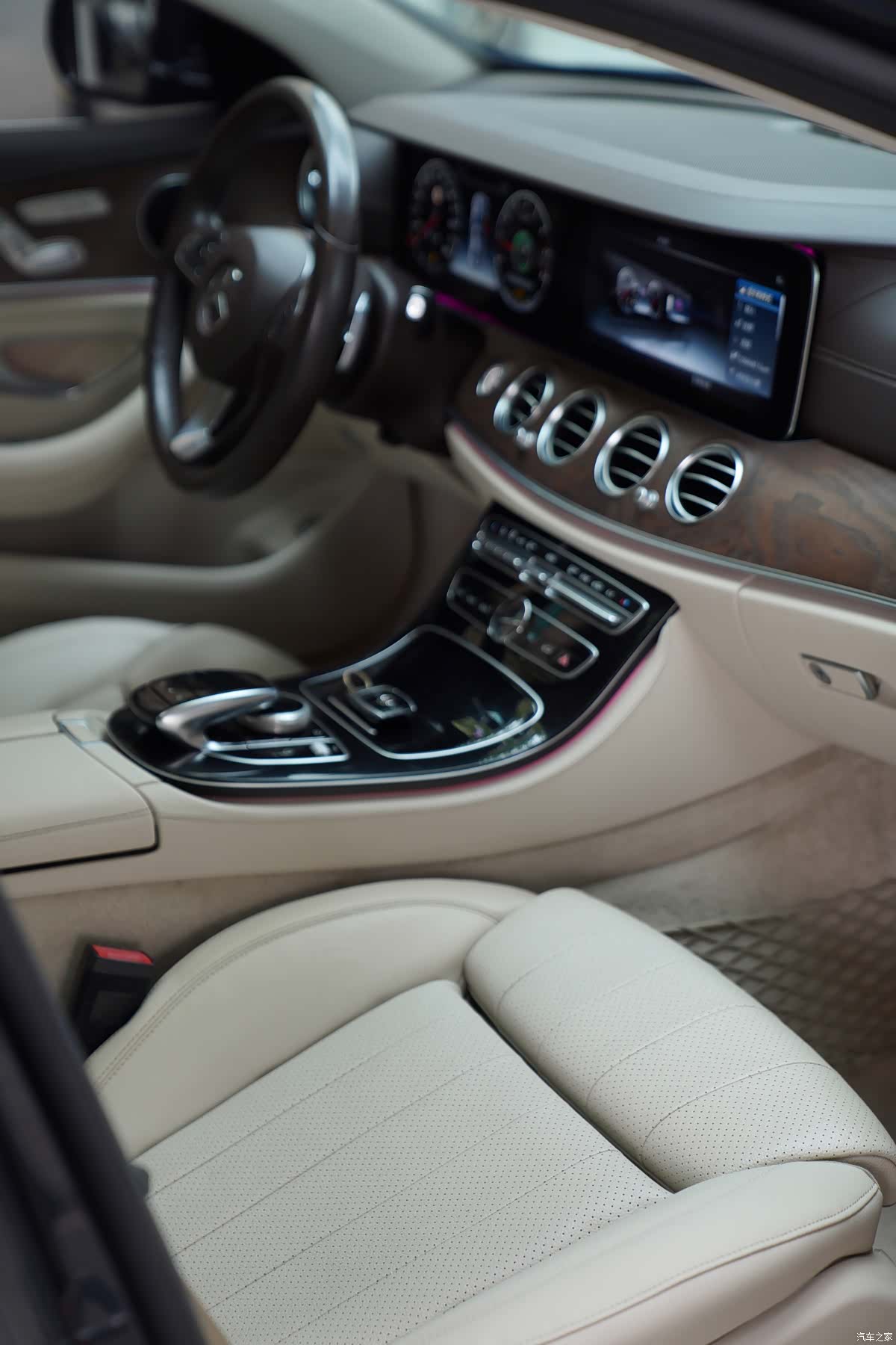 Mercedes-Benz E-Class, 2016 11