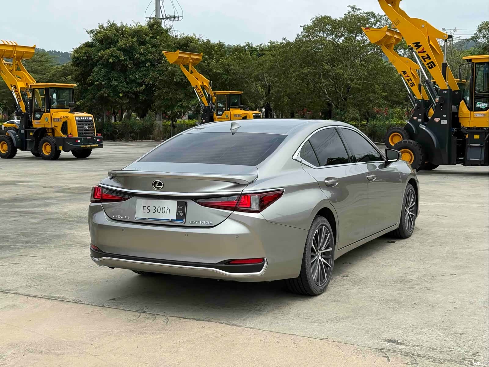 Lexus ES, 2024 9