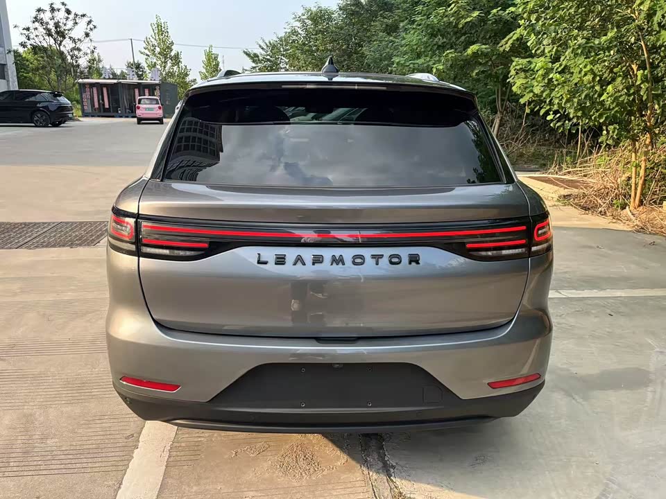 Leapmotor C11