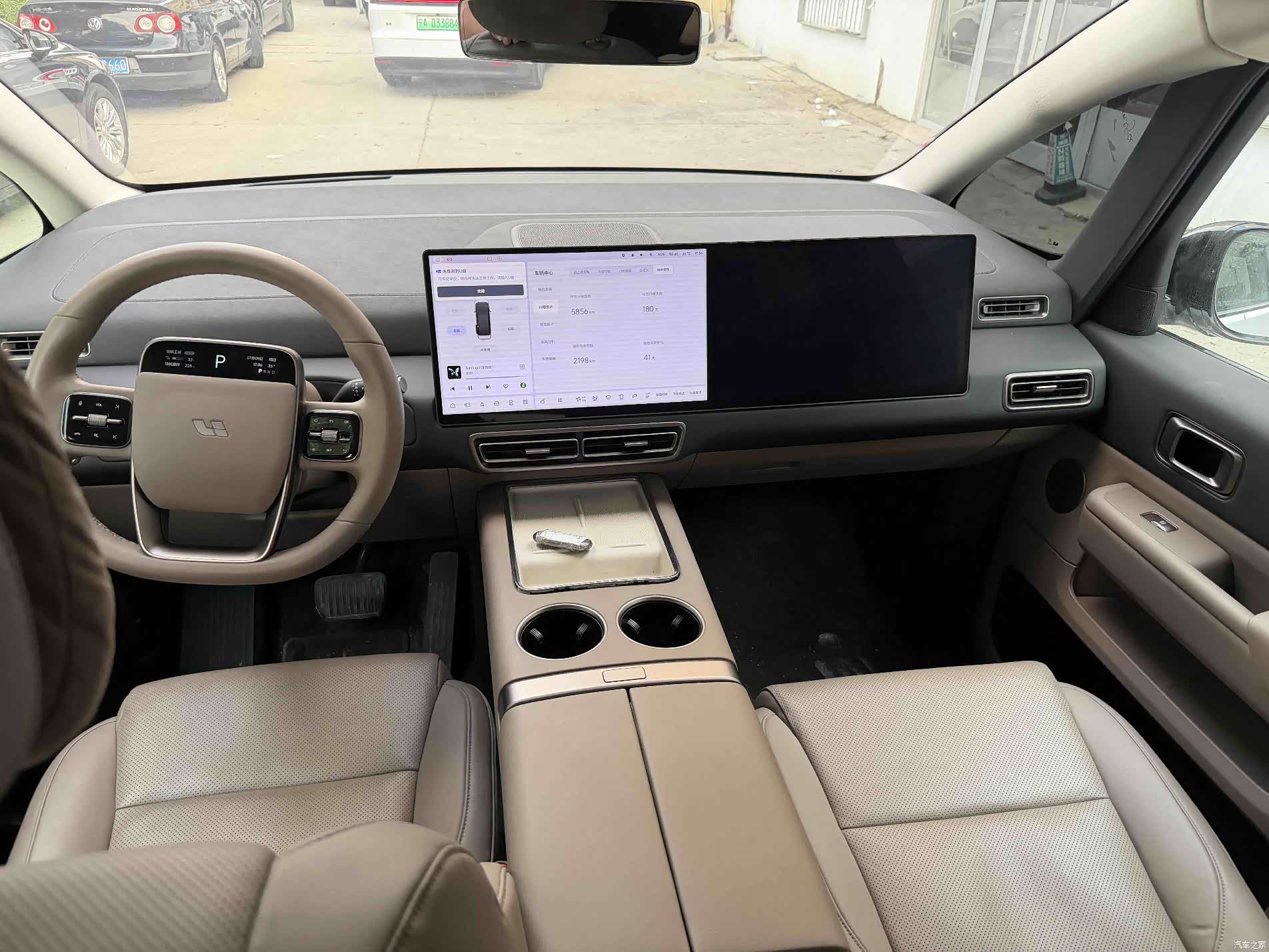 Li Auto MEGA, 2025 6