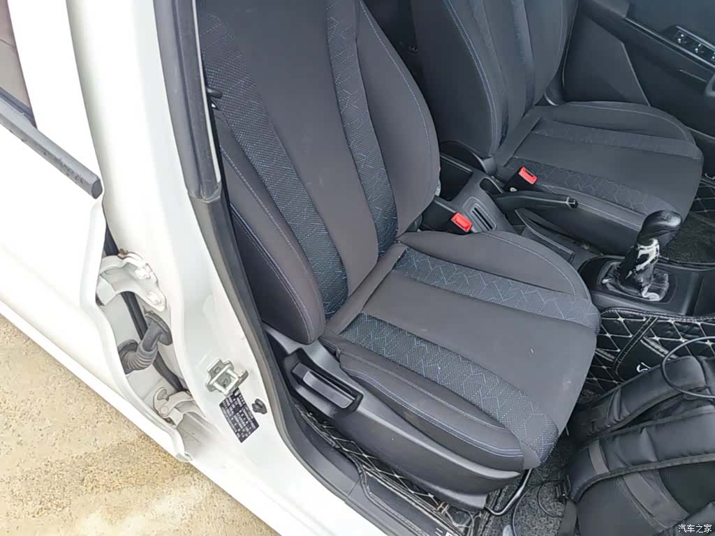 Wuling 310, 2020 25