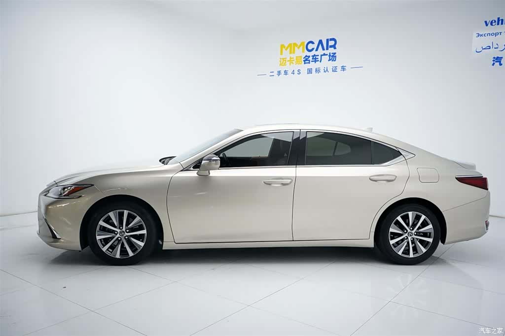 Lexus ES, 2018 11