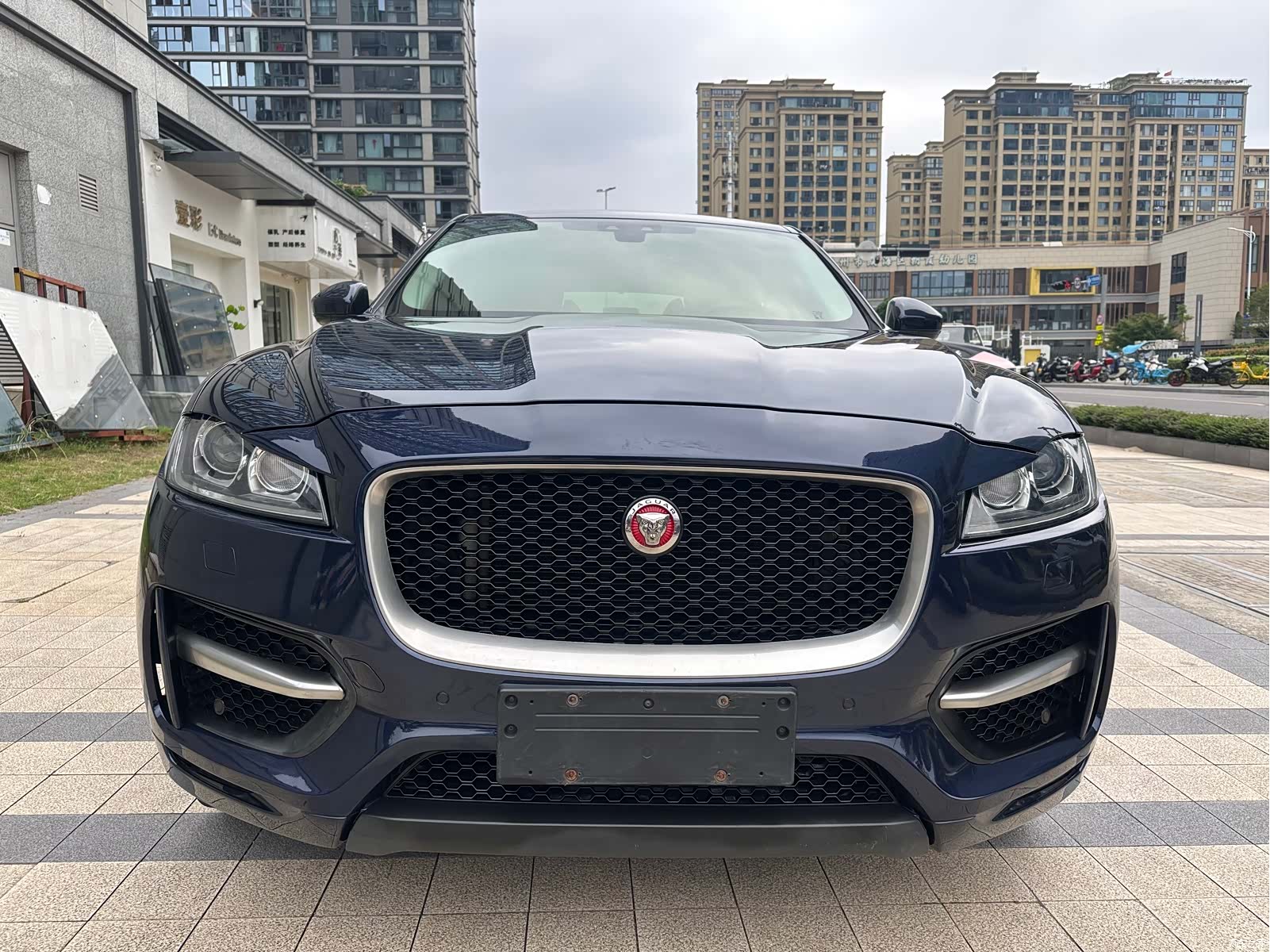 Jaguar F-PACE, 2016 2