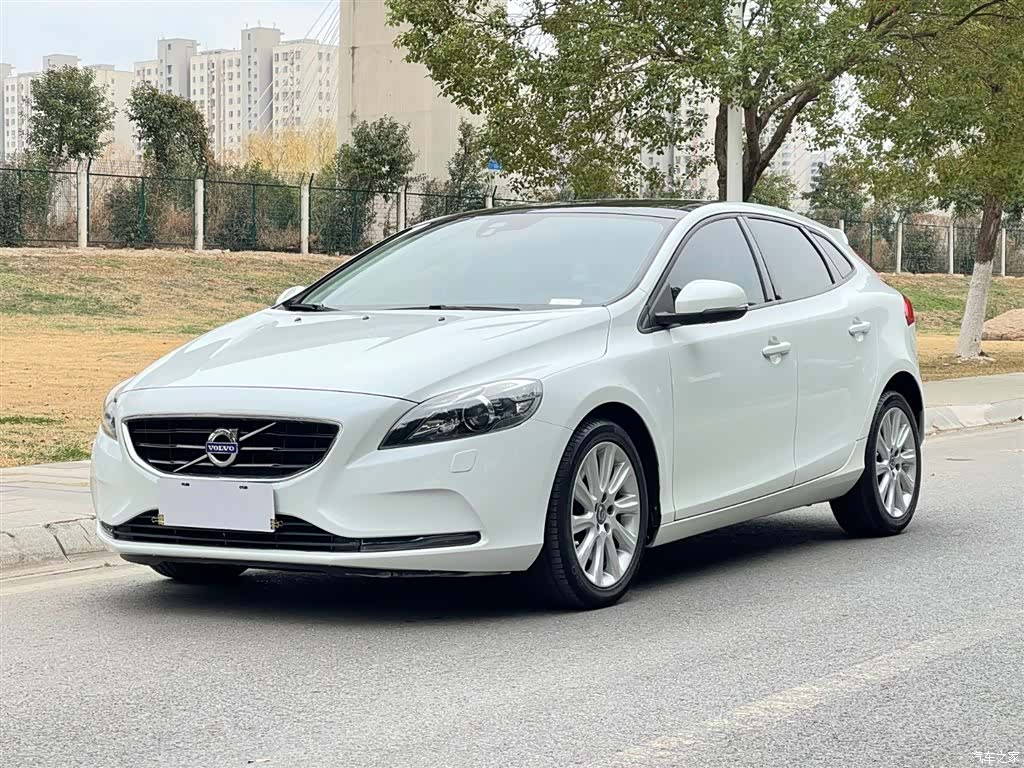 Volvo V40, 2015 2