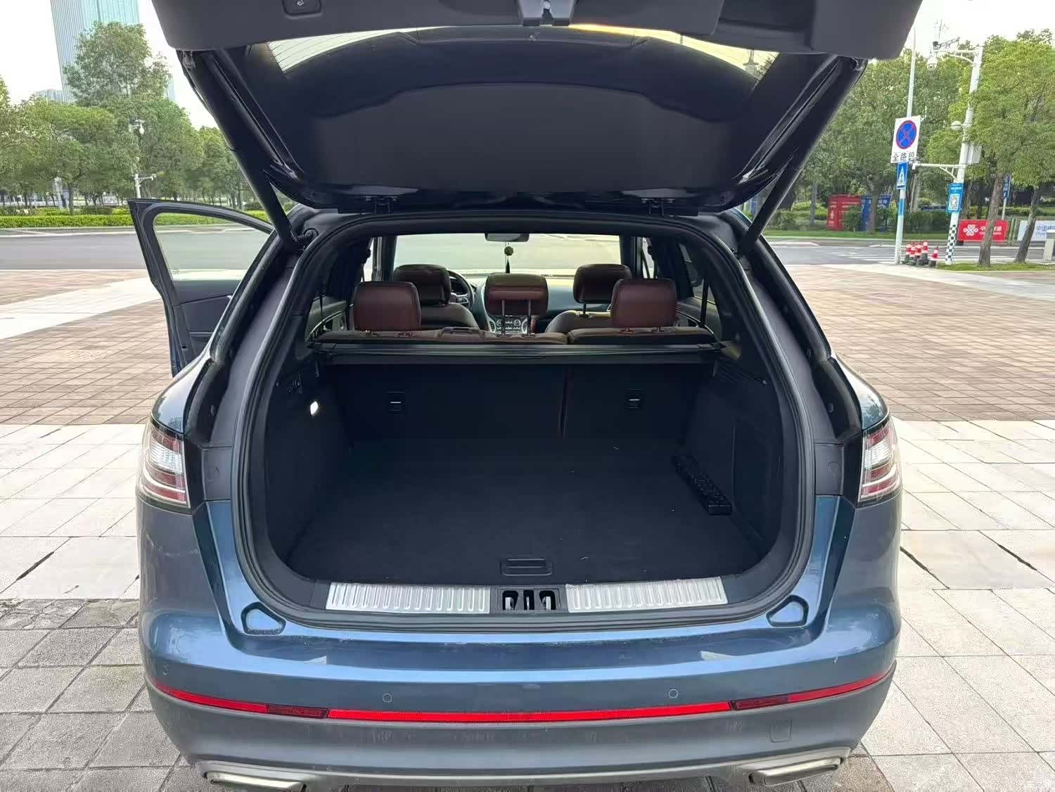 Lincoln Nautilus, 2020 8