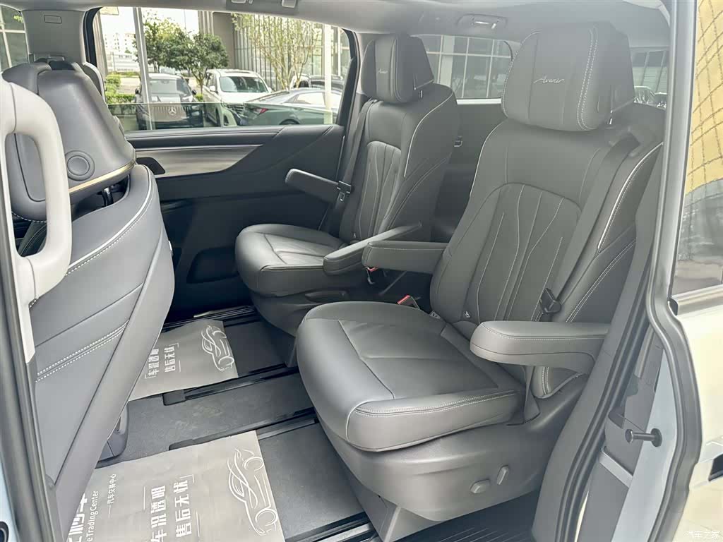 Buick GL8, 2025 11