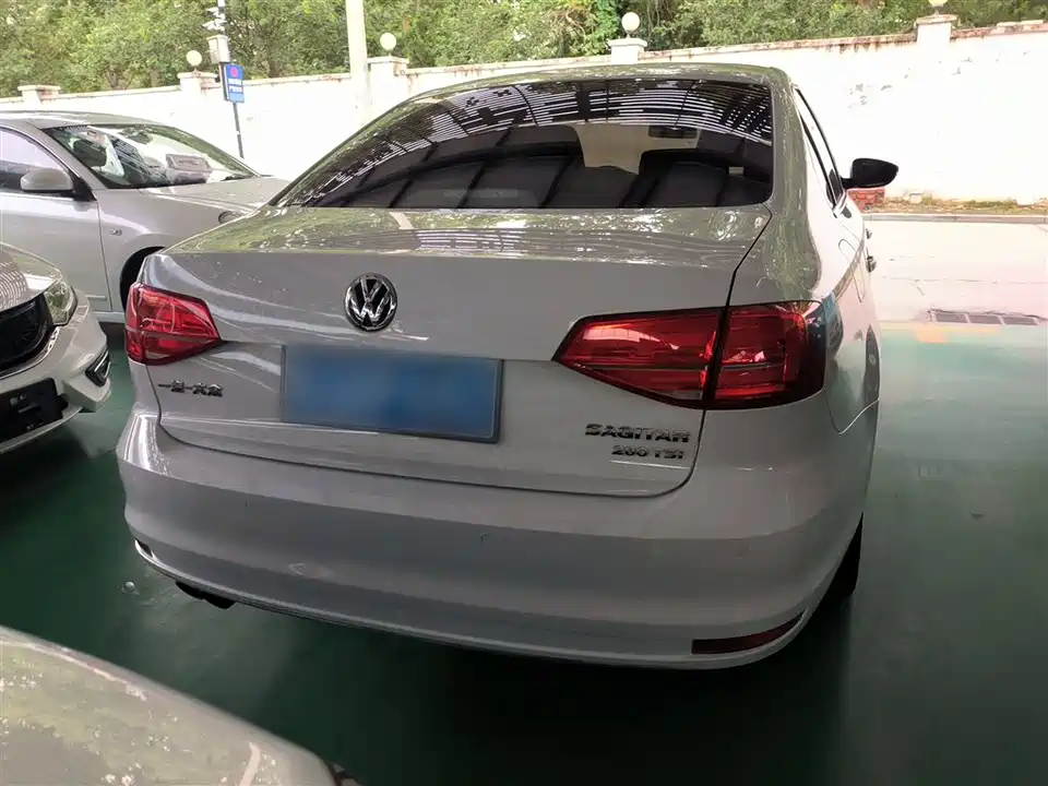 Volkswagen Sagitar
