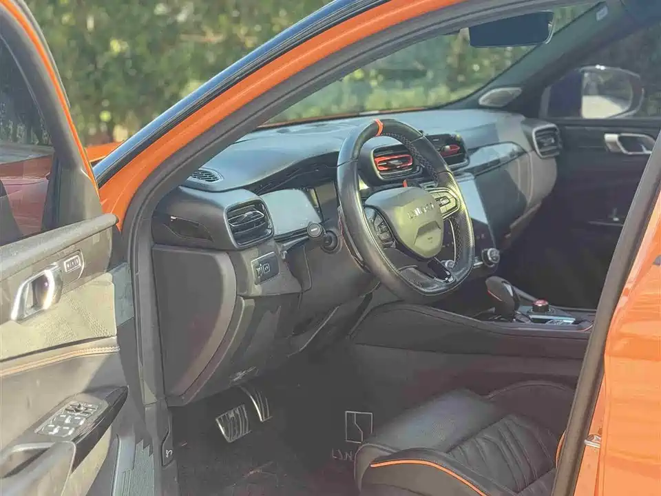 Lynk & Co 02 Hatchback