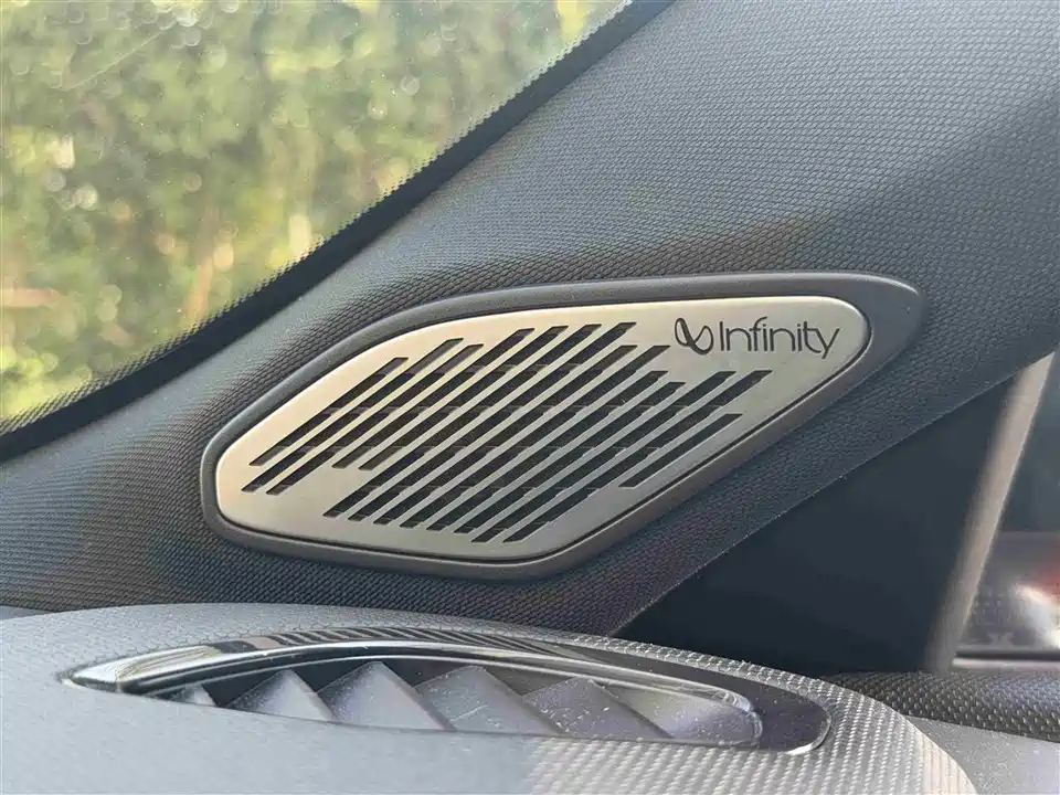 Lynk & Co 02 Hatchback