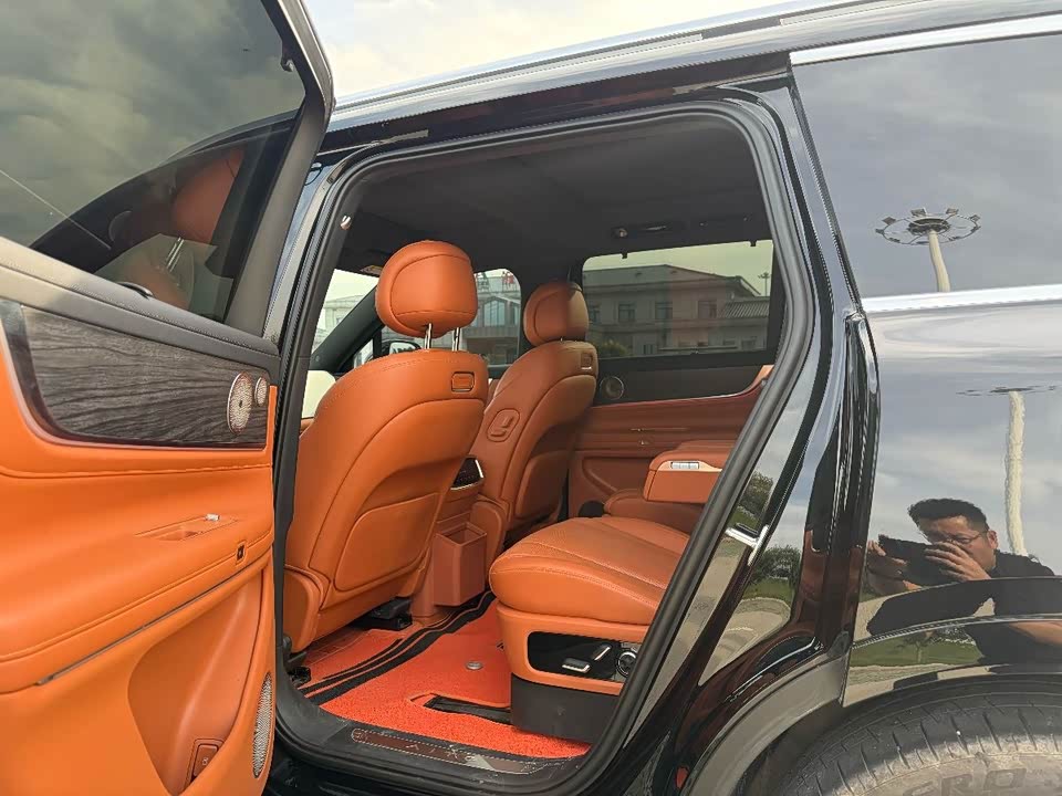 AITO Ask the world M9