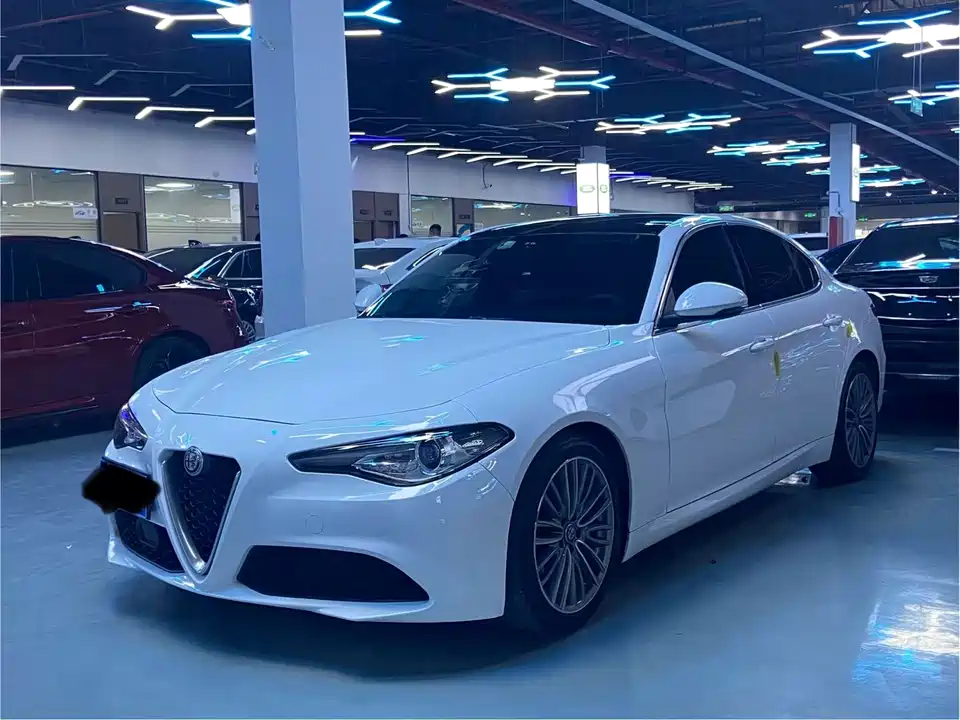 Alfa Romeo Giulia Alfa Romeo Giulia