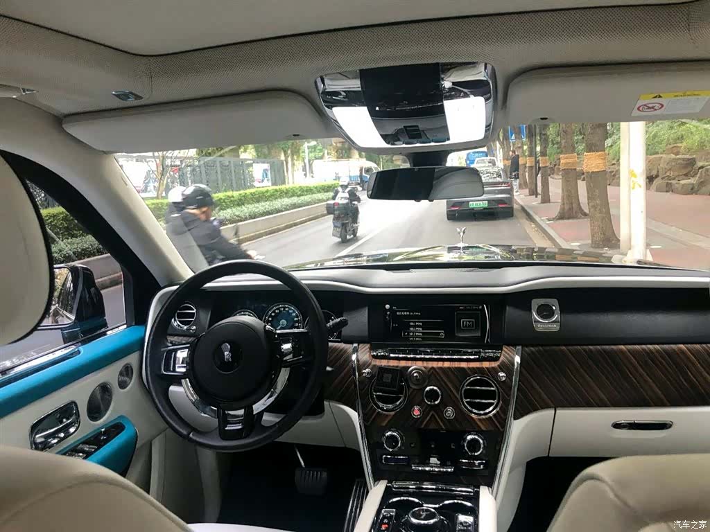 Rolls-Royce Cullinan, 2020 3