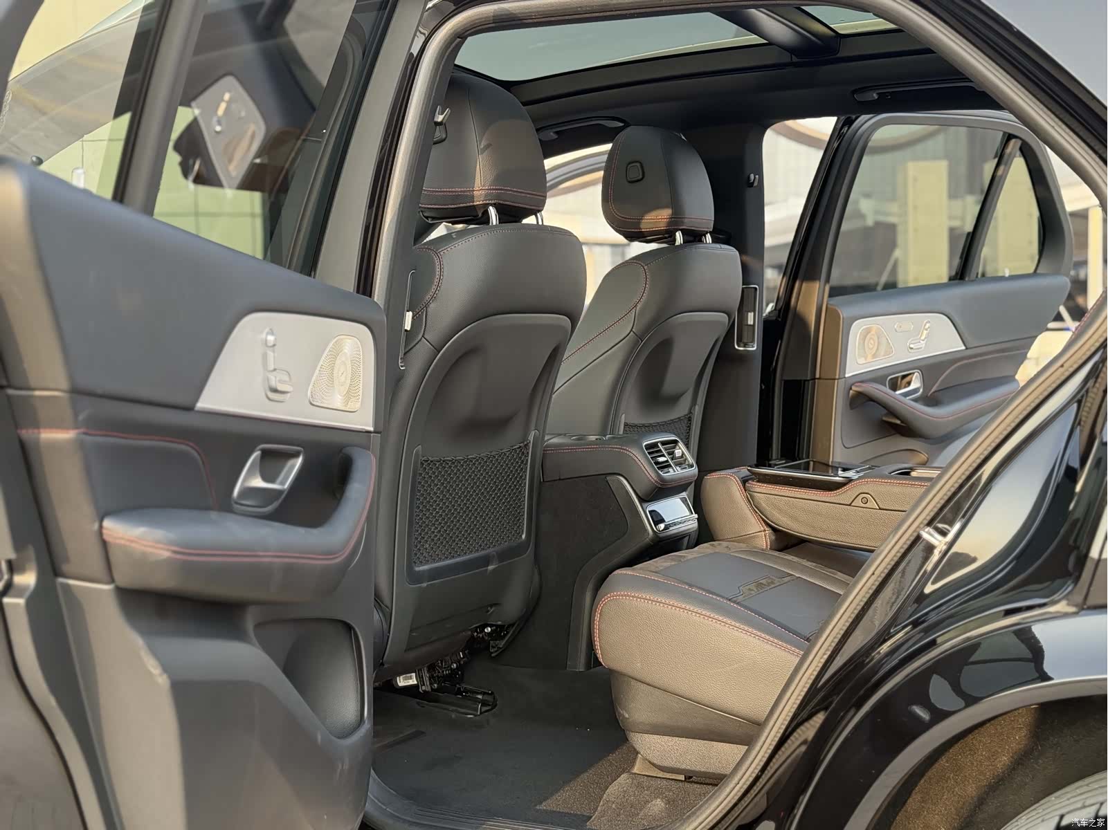 Mercedes-Benz GLE, 2025 все фото