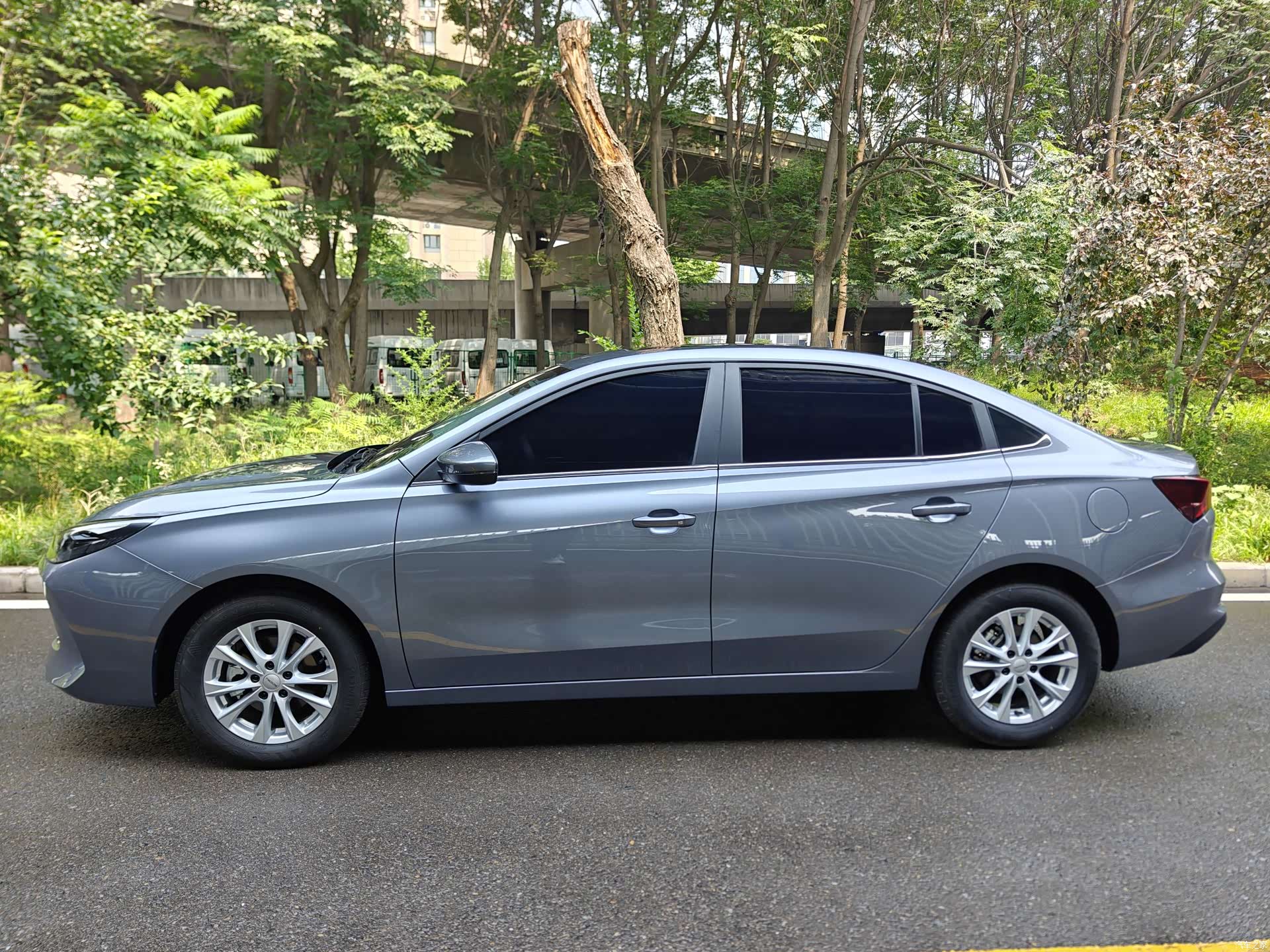 Roewe i5, 2025 4