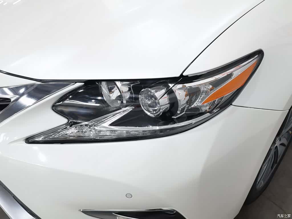 Lexus ES, 2017 7