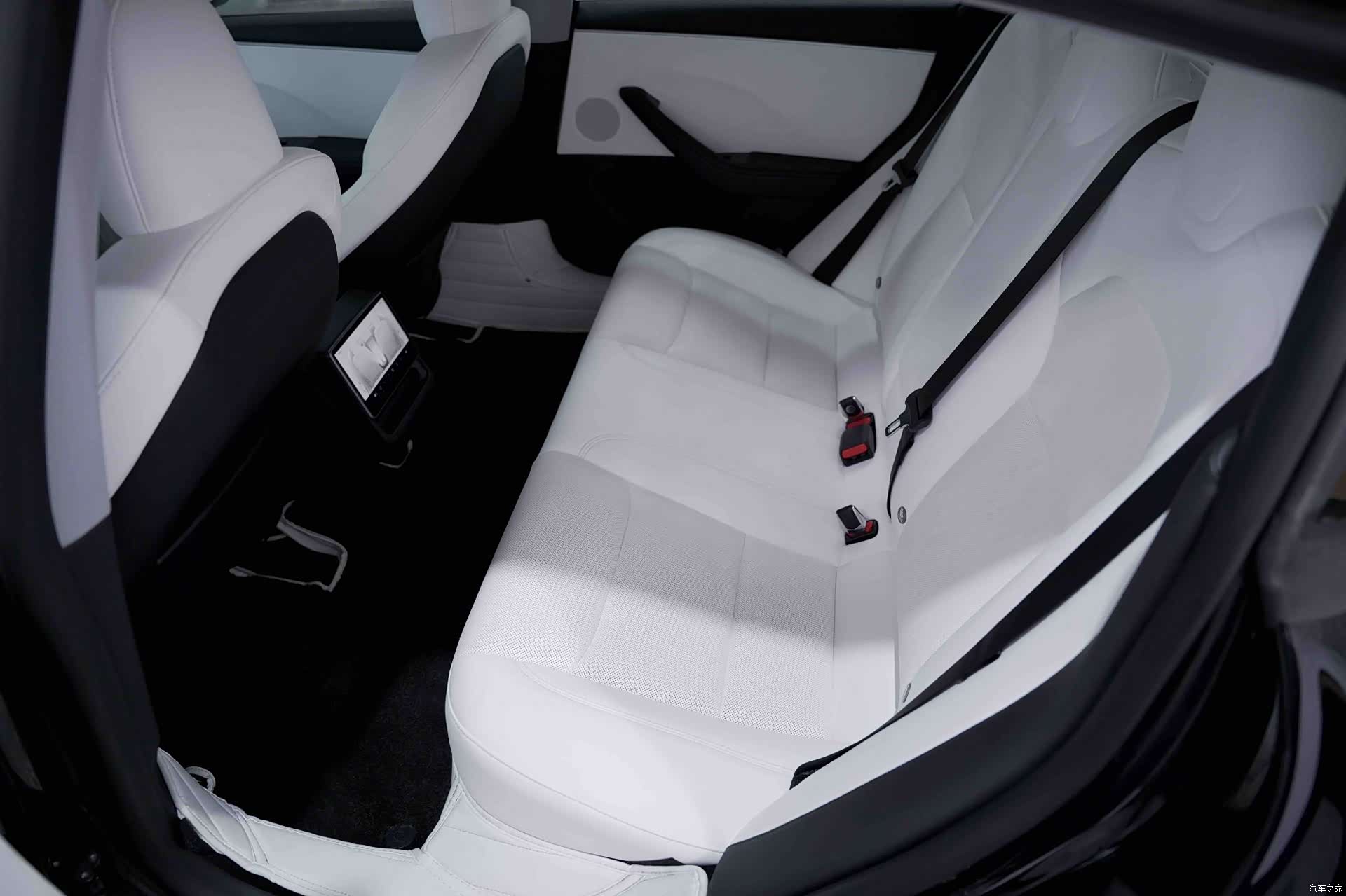 Tesla Model 3, 2024 10