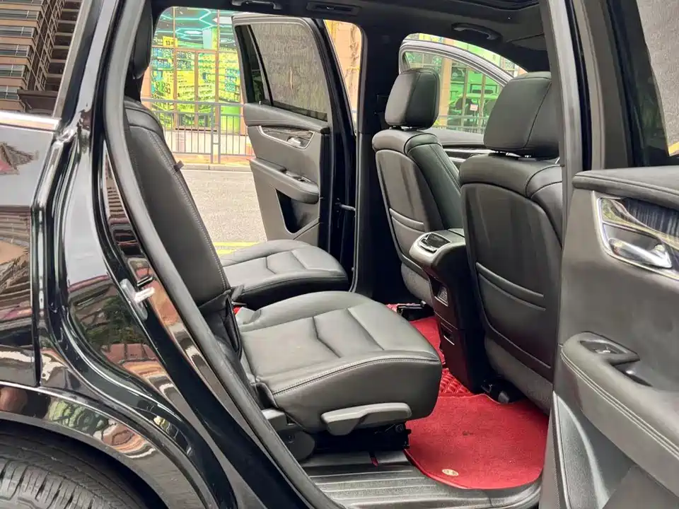Cadillac XT6