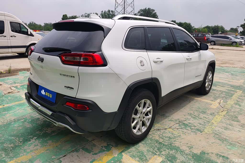 Jeep Cherokee, 2016 3