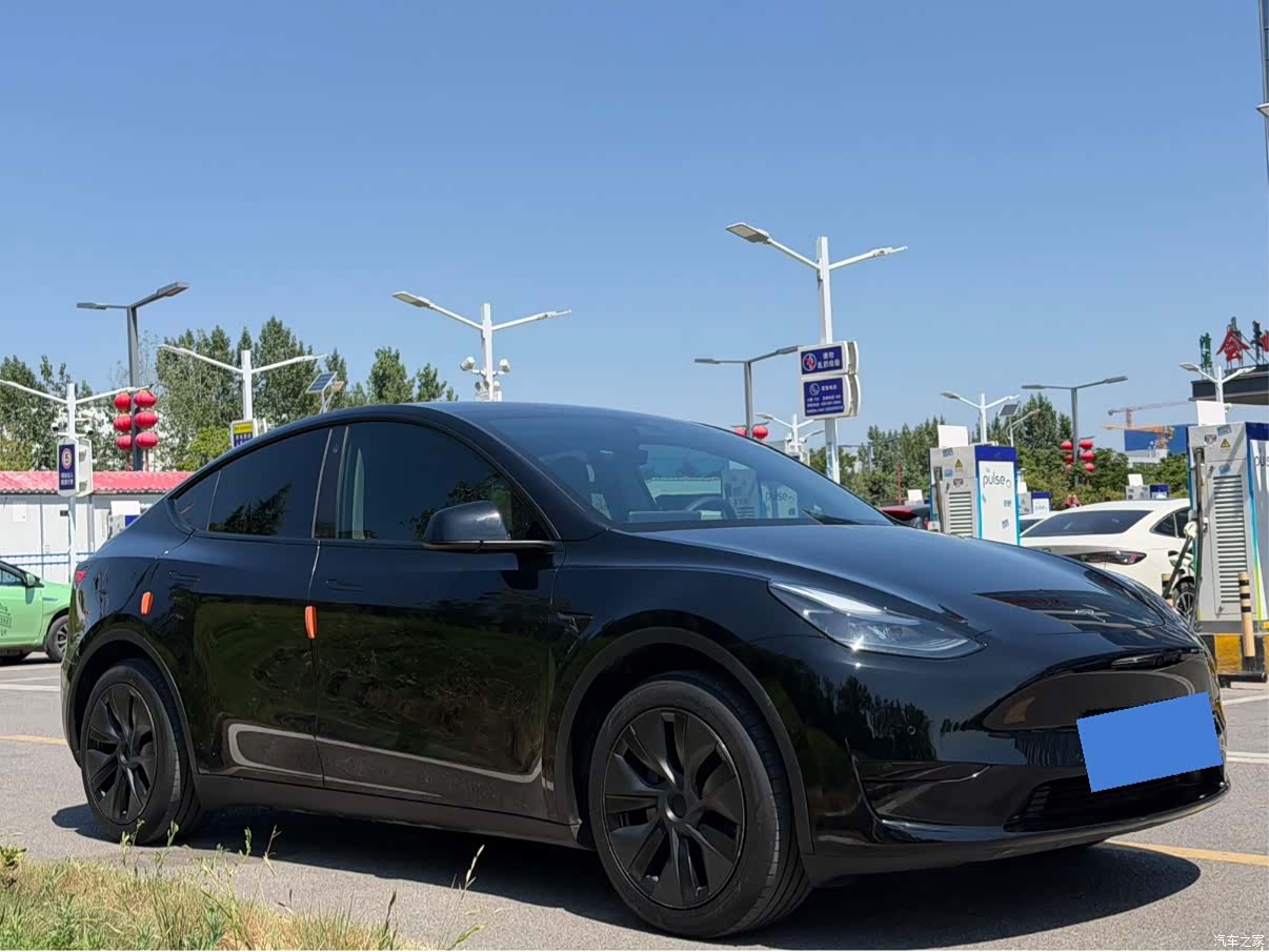Tesla Model Y, 2023 3