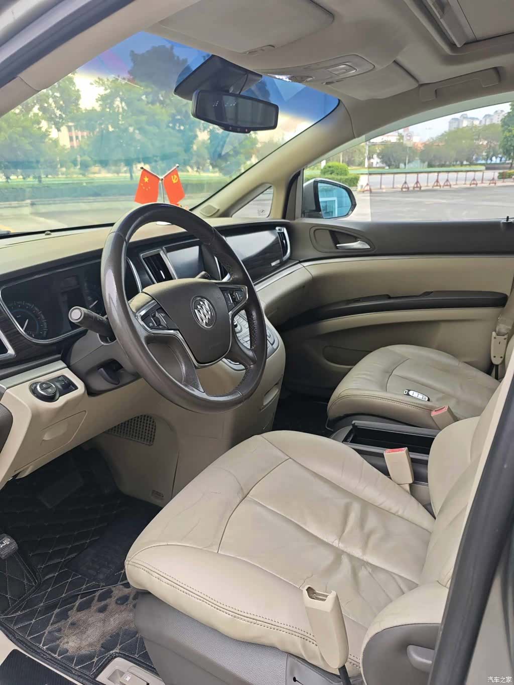 Buick GL8, 2012 8