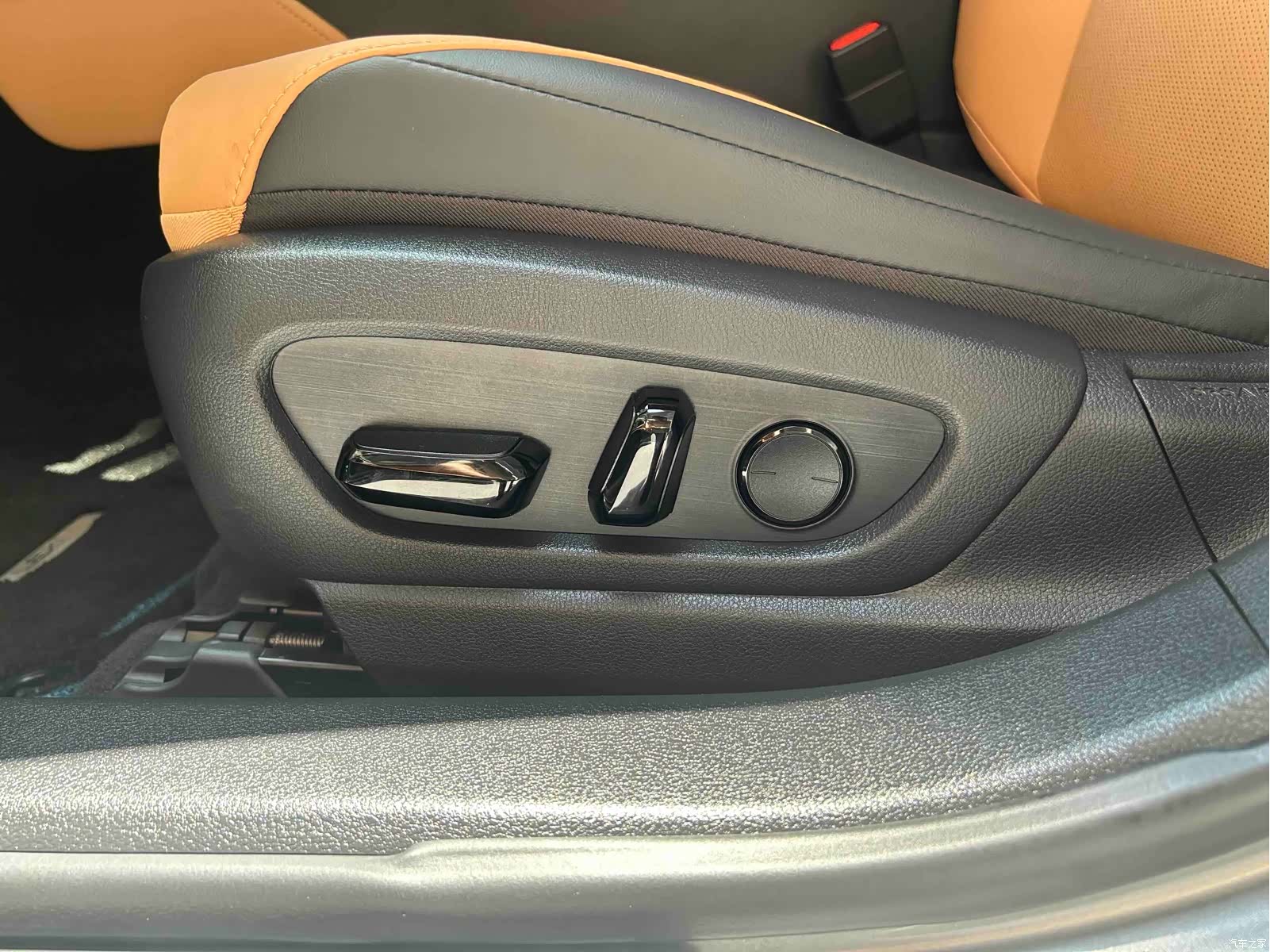 Lexus ES, 2025 12