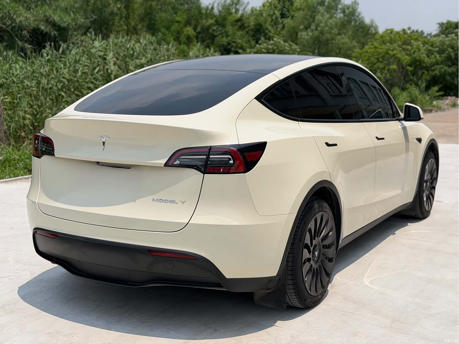 Tesla Model Y, 2022 9