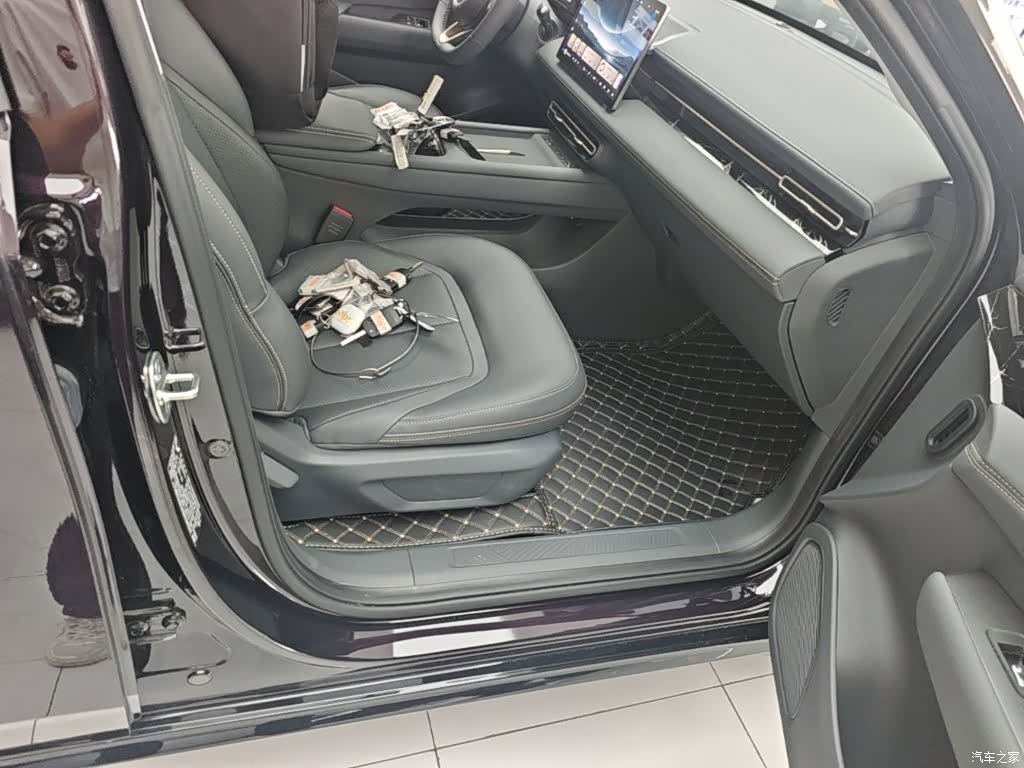 Wuling Starlight, 2026 11