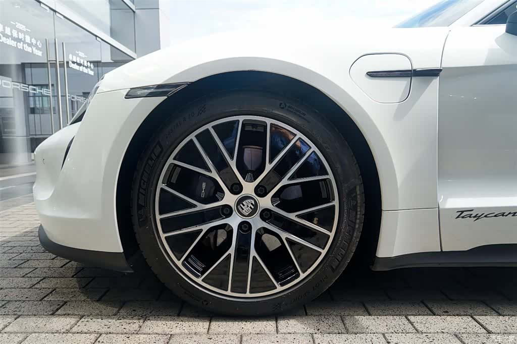 Porsche Taycan, 2022 19