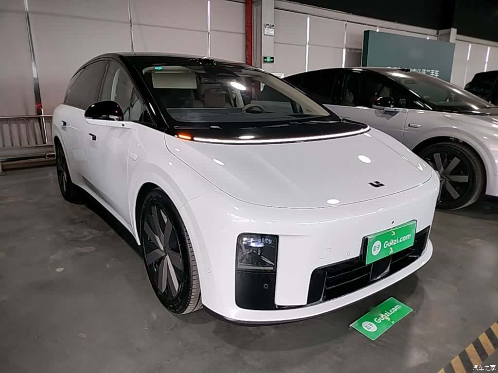 Li Auto i8, 2025 4