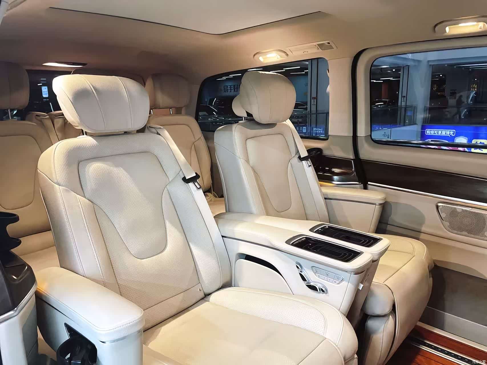 Mercedes-Benz V-Class, 2021 12