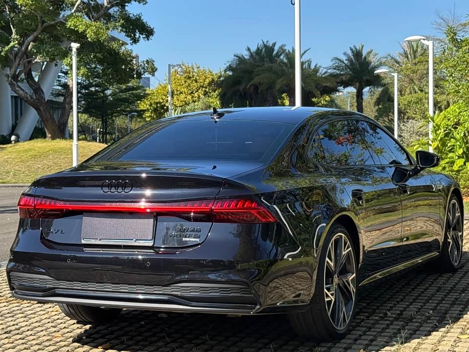Audi A7L