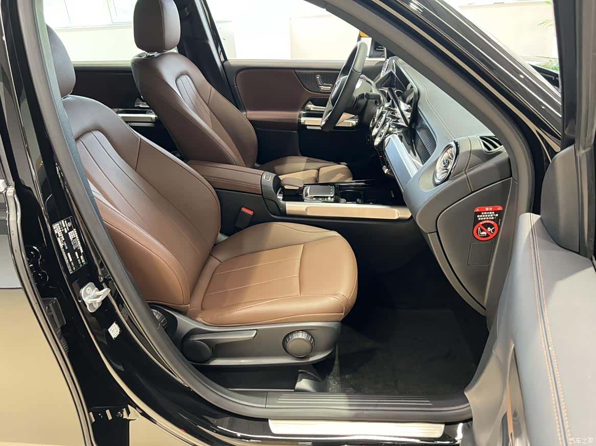 Mercedes-Benz GLB, 2024 10