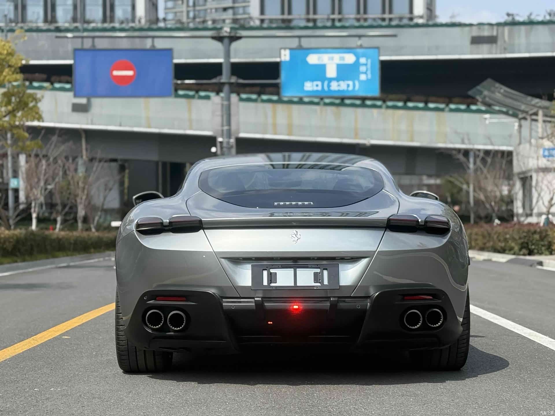 Ferrari Roma, 2021 7