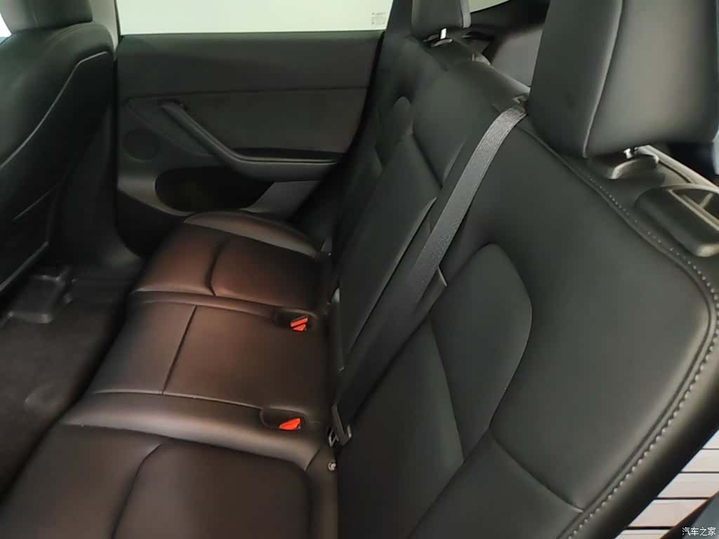 Tesla Model Y, 2023 13