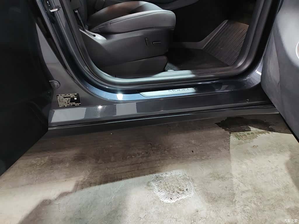 Tesla Model Y, 2023 19
