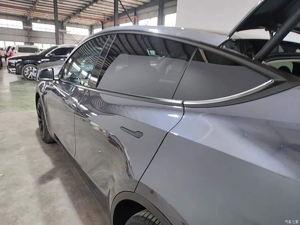 Tesla Model Y, 2023 23