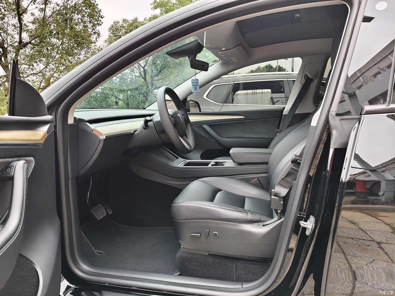 Tesla Model Y, 2023 6