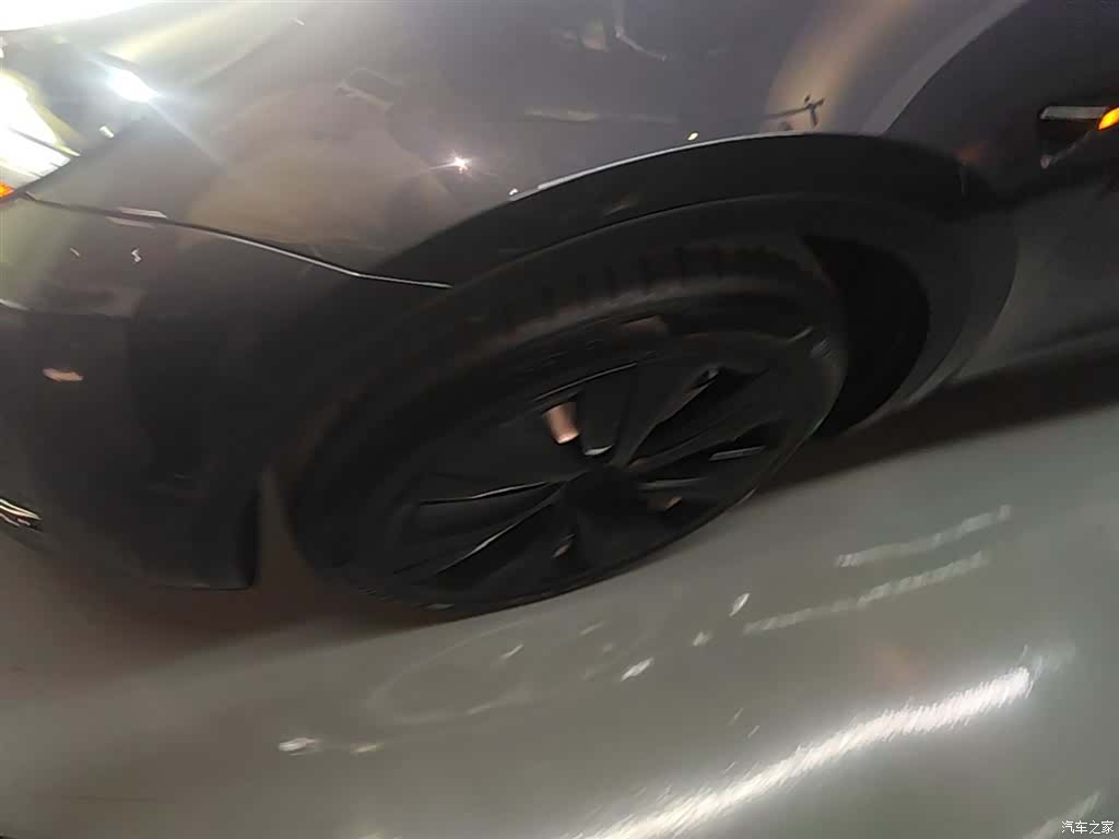 Tesla Model Y, 2022 23
