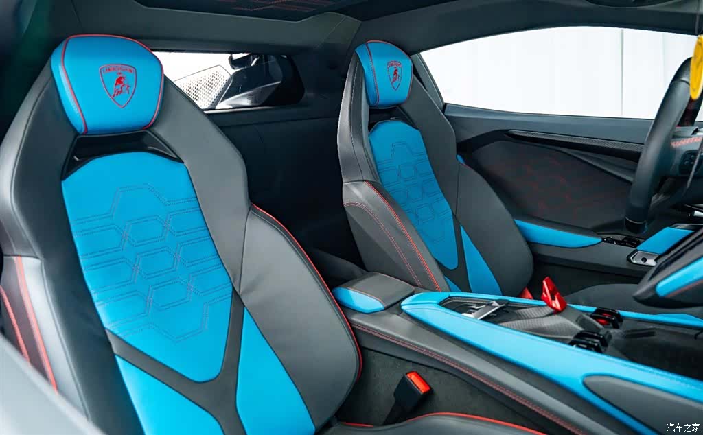 Lamborghini Revuelto, 2025 12