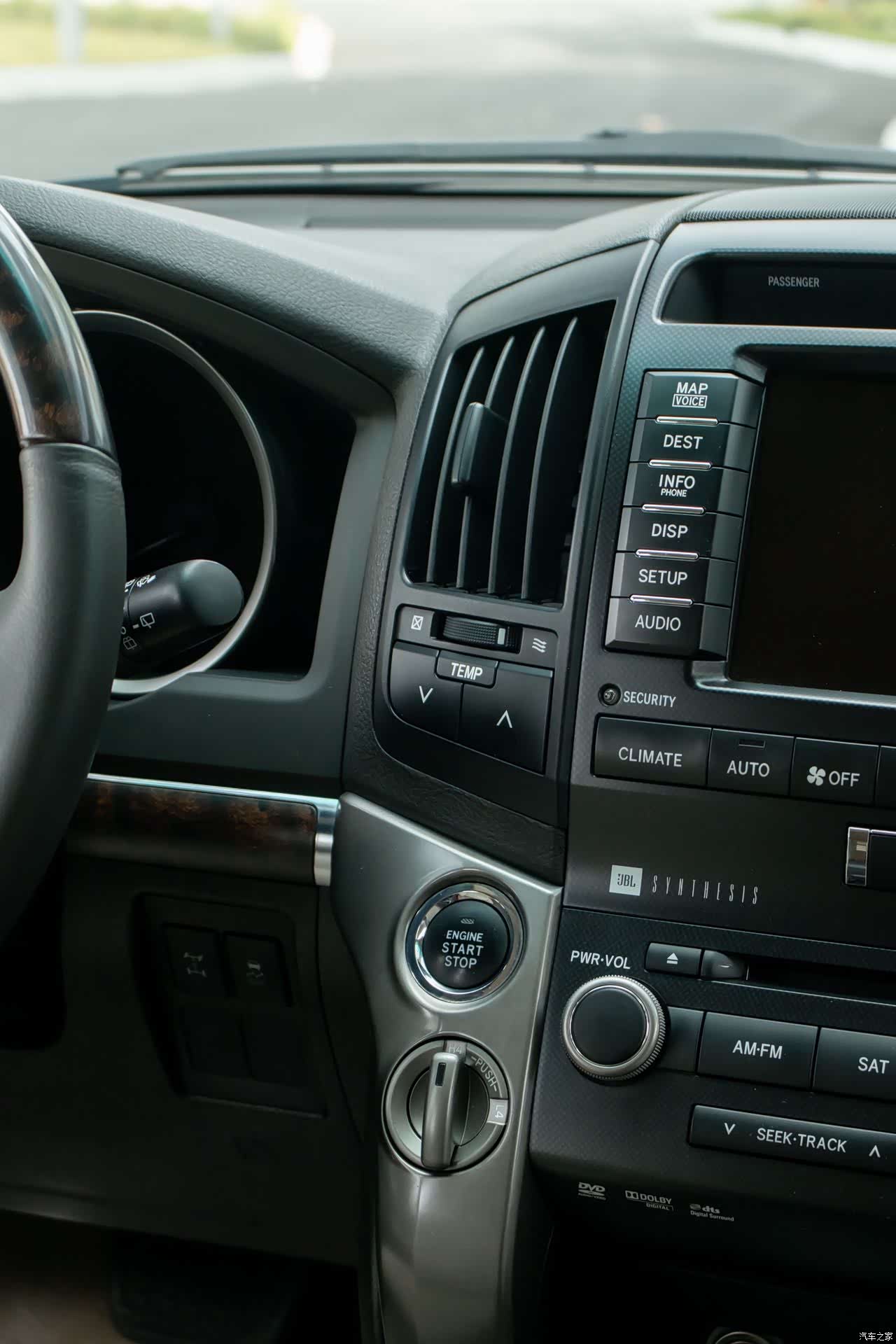 Toyota Land Cruiser, 2011 16