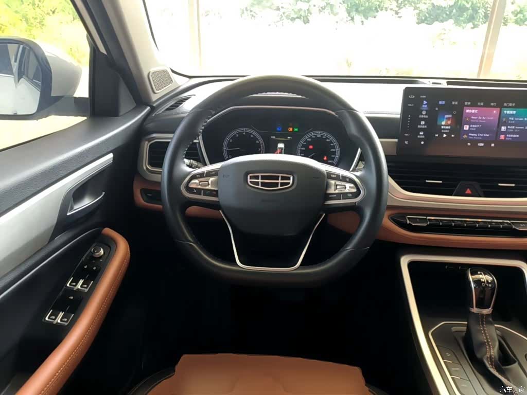 Geely X6, 2021 11