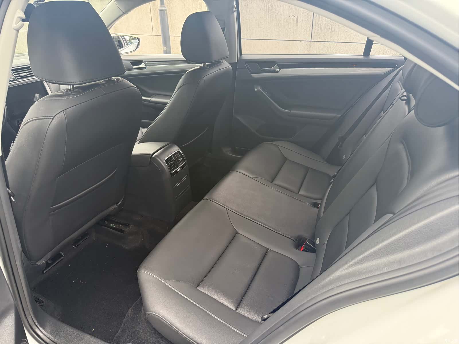 Volkswagen Sagitar, 2016 9