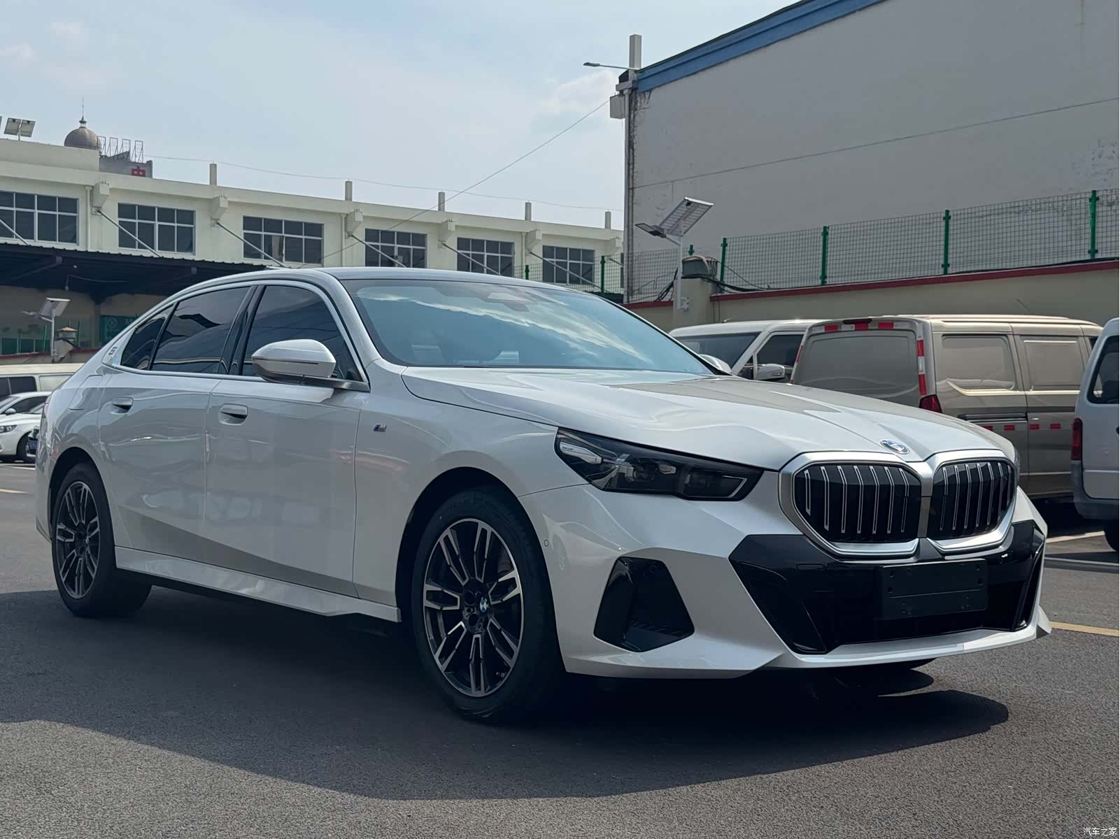 BMW 5 Series, 2025 3