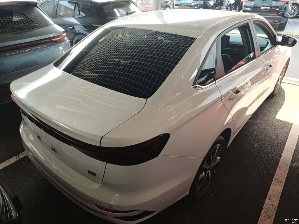 Geely Emgrand, 2022 7